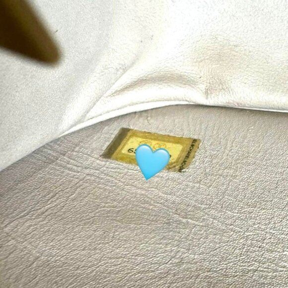 Authentic CHANEL CC Lambskin Patent Chocolate Bar Flap Bag Chain Beige Black - Picture 12 of 16